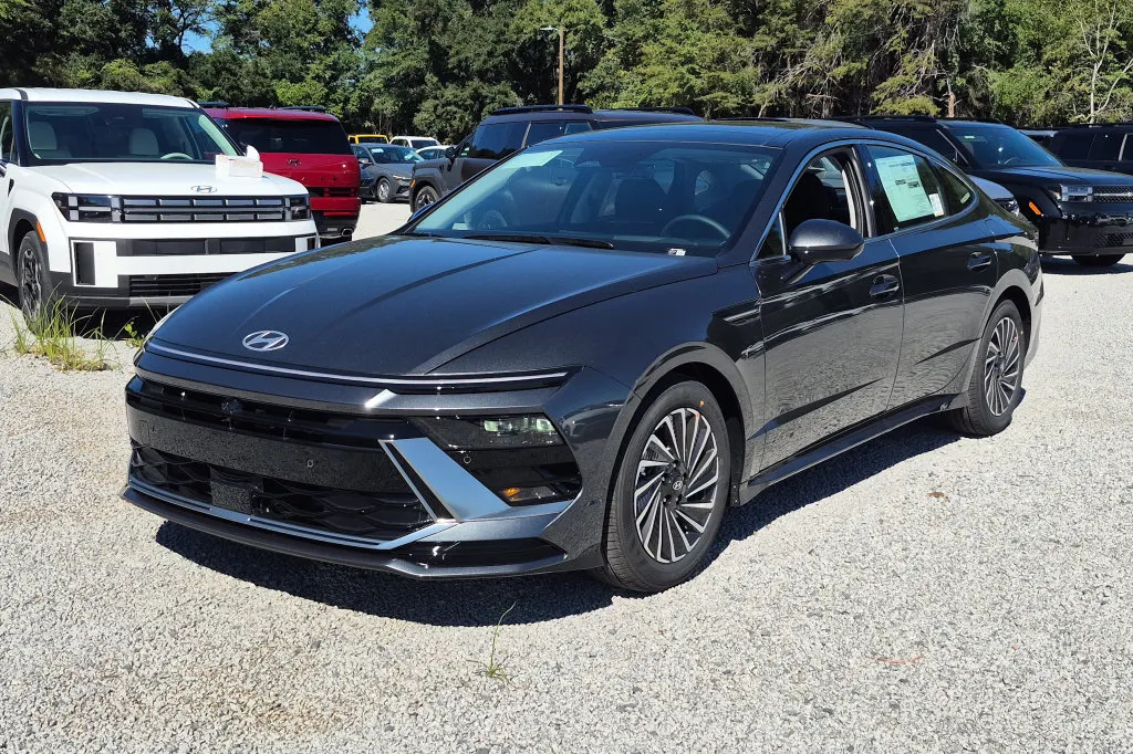 2027 Hyundai Sonata Hybrid Limited