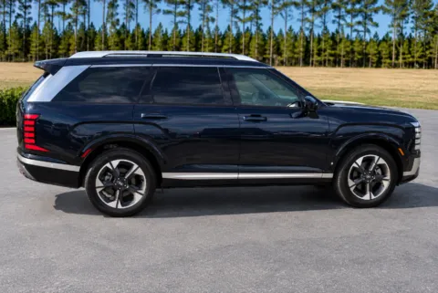 More photos of 2027 Hyundai Palisade Limited at ALM Hyundai Florence, SC