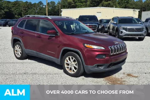 Photos of 2018 Jeep Cherokee Latitude Plus for sale in Florence, SC at ALM Hyundai Florence