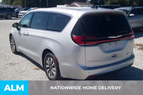 More photos of 2023 Chrysler Pacifica Hybrid Touring L at ALM Hyundai Florence, SC