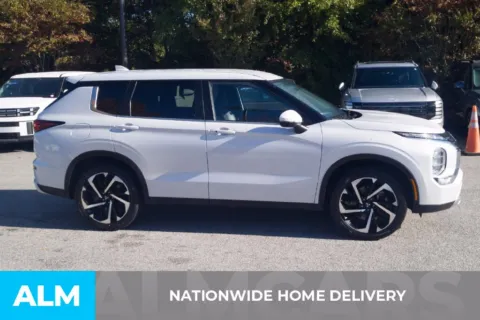 More photos of 2024 Mitsubishi Outlander SE at ALM Hyundai Florence, SC
