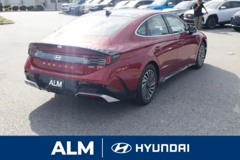 More photos of 2025 Hyundai Sonata Hybrid Limited at ALM Hyundai Florence, SC