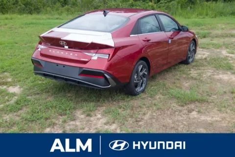 More photos of 2025 Hyundai Elantra Limited at ALM Hyundai Florence, SC