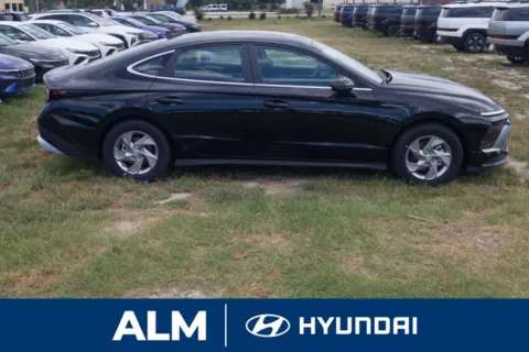 More photos of 2025 Hyundai Sonata SE at ALM Hyundai Florence, SC