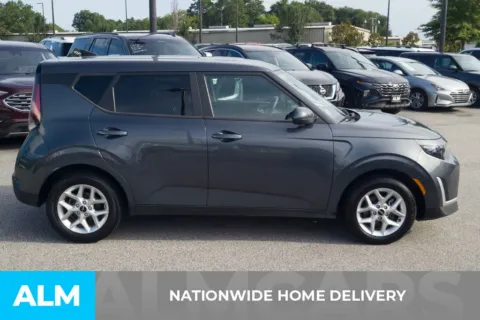 More photos of 2023 Kia Soul LX at ALM Hyundai Florence, SC