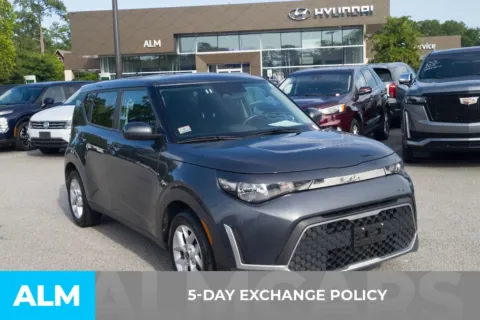 More photos of 2023 Kia Soul LX at ALM Hyundai Florence, SC