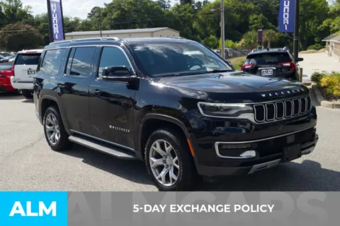 More photos of 2022 Jeep Wagoneer Series II at ALM Hyundai Florence, SC