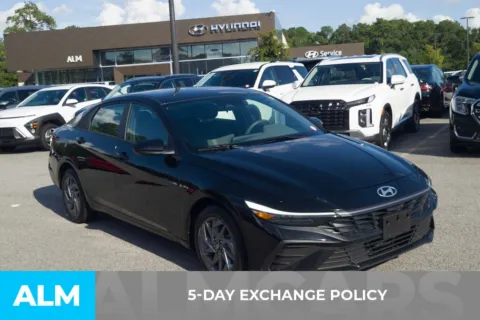 More photos of 2024 Hyundai Elantra SEL at ALM Hyundai Florence, SC