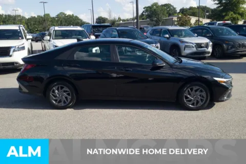 More photos of 2024 Hyundai Elantra SEL at ALM Hyundai Florence, SC