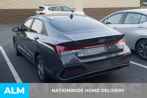 More photos of 2024 Hyundai Elantra SE at ALM Hyundai Florence, SC