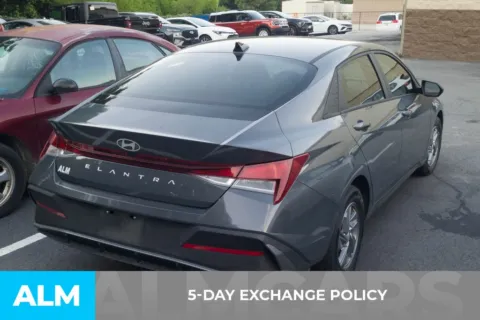 More photos of 2024 Hyundai Elantra SE at ALM Hyundai Florence, SC