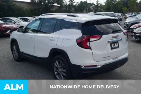 More photos of 2023 GMC Terrain SLT at ALM Hyundai Florence, SC