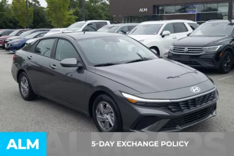 More photos of 2025 Hyundai Elantra SE at ALM Hyundai Florence, SC