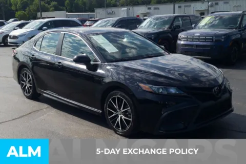 More photos of 2023 Toyota Camry SE at ALM Hyundai Florence, SC