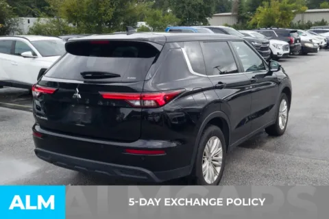 More photos of 2023 Mitsubishi Outlander ES at ALM Hyundai Florence, SC