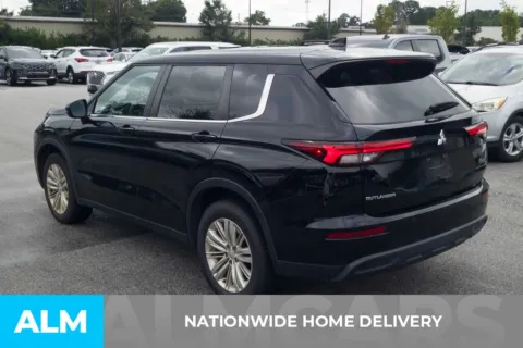 More photos of 2023 Mitsubishi Outlander ES at ALM Hyundai Florence, SC