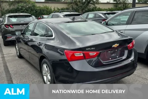 More photos of 2023 Chevrolet Malibu LT at ALM Hyundai Florence, SC