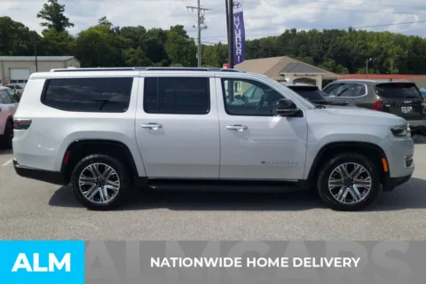 More photos of 2023 Jeep Wagoneer L Series II at ALM Hyundai Florence, SC