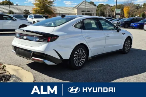 More photos of 2025 Hyundai Sonata Hybrid Limited at ALM Hyundai Florence, SC