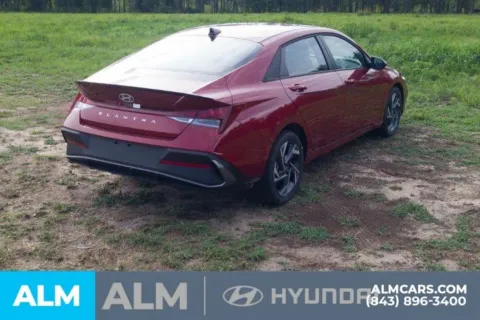 More photos of 2025 Hyundai Elantra SEL Sport at ALM Hyundai Florence, SC