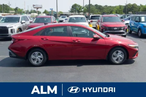 More photos of 2025 Hyundai Elantra SE at ALM Hyundai Florence, SC