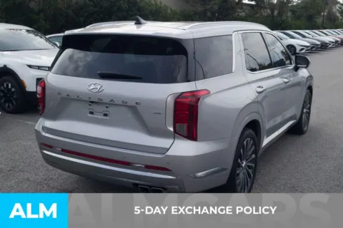 More photos of 2024 Hyundai Palisade Calligraphy at ALM Hyundai Florence, SC