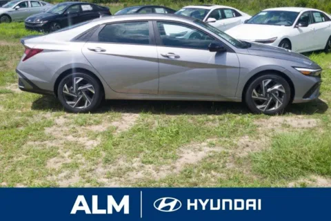 More photos of 2025 Hyundai Elantra SEL Sport at ALM Hyundai Florence, SC
