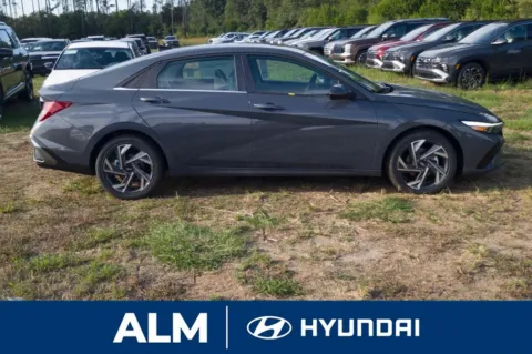More photos of 2025 Hyundai Elantra Limited at ALM Hyundai Florence, SC