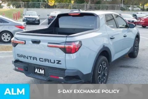 More photos of 2023 Hyundai Santa Cruz SEL at ALM Hyundai Florence, SC