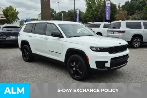 More photos of 2023 Jeep Grand Cherokee L Altitude at ALM Hyundai Florence, SC