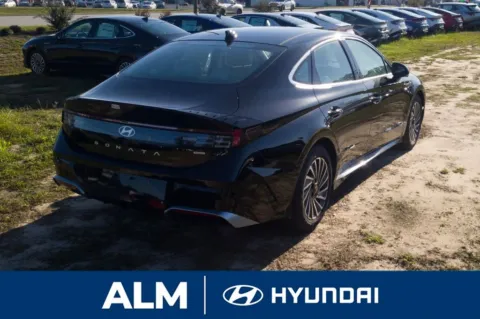 More photos of 2025 Hyundai Sonata Hybrid Limited at ALM Hyundai Florence, SC