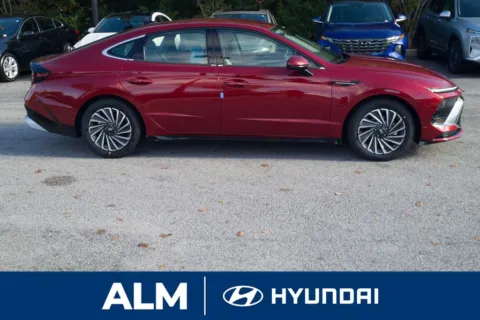 More photos of 2025 Hyundai Sonata Hybrid SEL at ALM Hyundai Florence, SC