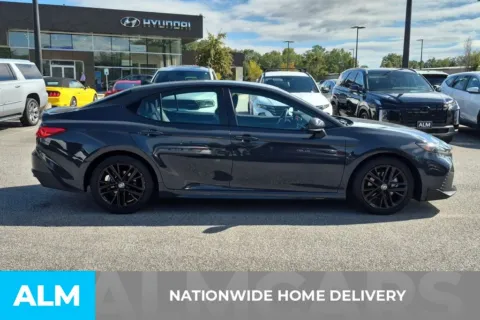 More photos of 2025 Toyota Camry SE at ALM Hyundai Florence, SC