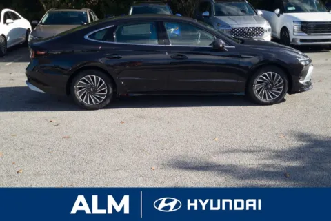 More photos of 2025 Hyundai Sonata Hybrid SEL at ALM Hyundai Florence, SC