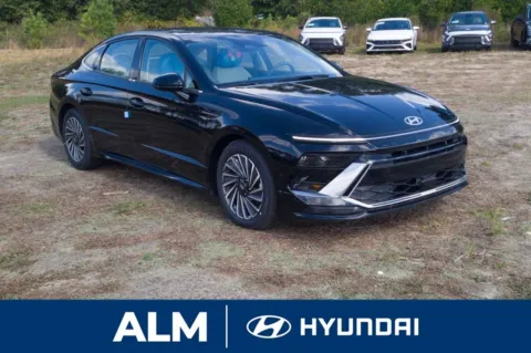 More photos of 2025 Hyundai Sonata Hybrid SEL at ALM Hyundai Florence, SC