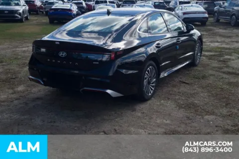 More photos of 2025 Hyundai Sonata Hybrid SEL at ALM Hyundai Florence, SC