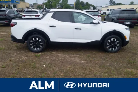 More photos of 2025 Hyundai Santa Cruz SE at ALM Hyundai Florence, SC