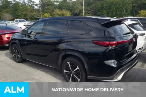 More photos of 2021 Toyota Highlander XSE at ALM Hyundai Florence, SC