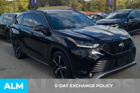 More photos of 2021 Toyota Highlander XSE at ALM Hyundai Florence, SC
