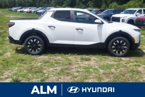 More photos of 2026 Hyundai Santa Cruz SE at ALM Hyundai Florence, SC