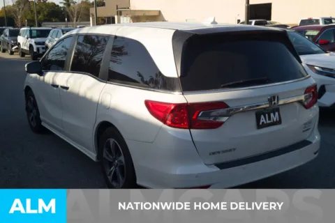 More photos of 2019 Honda Odyssey Touring at ALM Hyundai Florence, SC