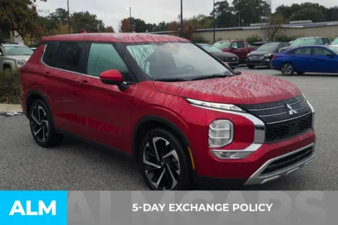 More photos of 2024 Mitsubishi Outlander SE at ALM Hyundai Florence, SC