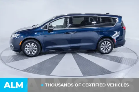 More photos of 2024 Chrysler Pacifica Hybrid Select at ALM Kia South, GA