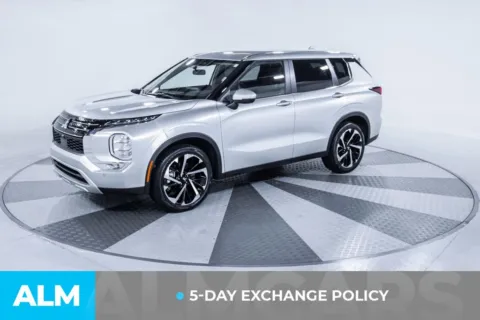 More photos of 2024 Mitsubishi Outlander SE at ALM Kia South, GA