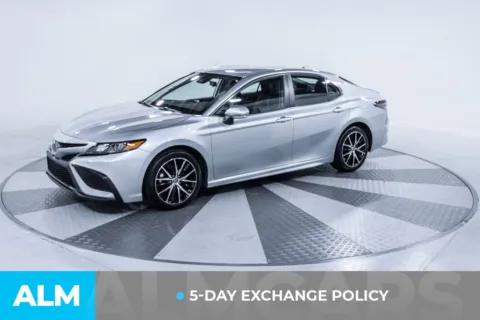 More photos of 2023 Toyota Camry SE at ALM Kia South, GA