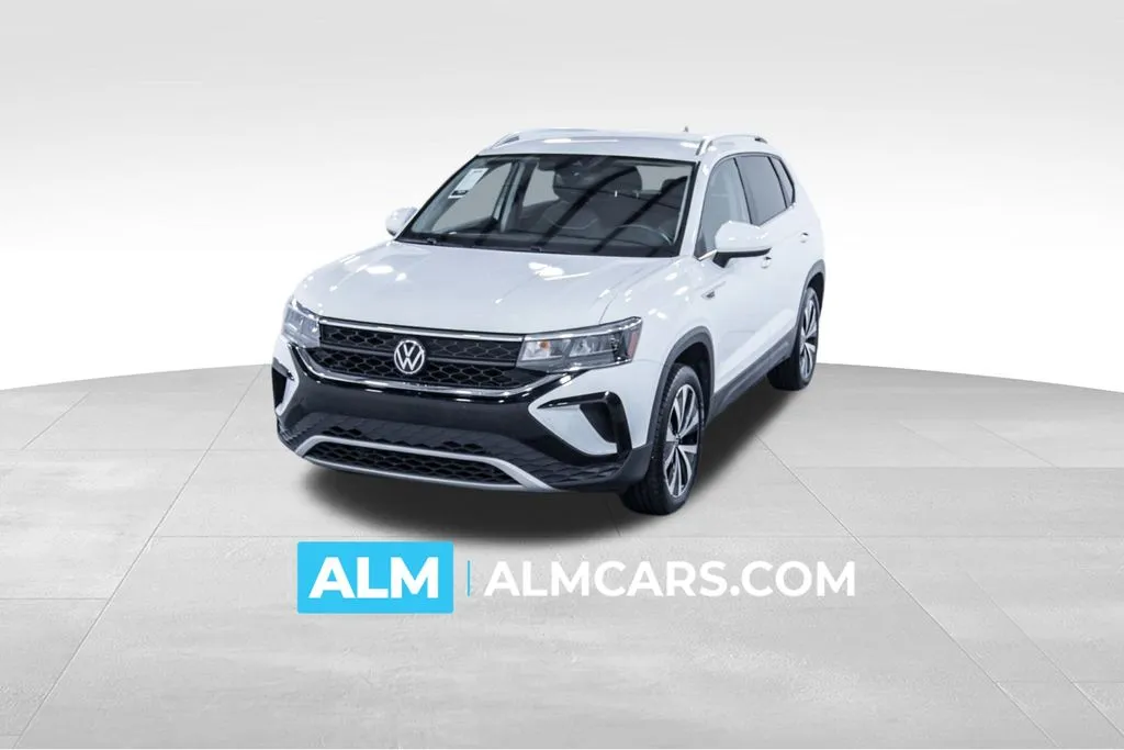 2024 Volkswagen Taos SE's photo