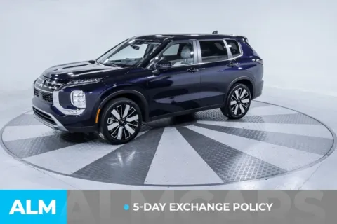 More photos of 2025 Mitsubishi Outlander SE at ALM Kia South, GA