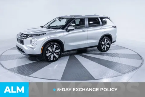 More photos of 2025 Mitsubishi Outlander SE at ALM Kia South, GA