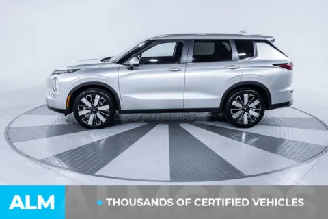 More photos of 2025 Mitsubishi Outlander SE at ALM Kia South, GA