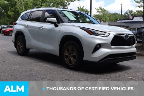 More photos of 2023 Toyota Highlander Hybrid Bronze Edition at ALM Kia South, GA